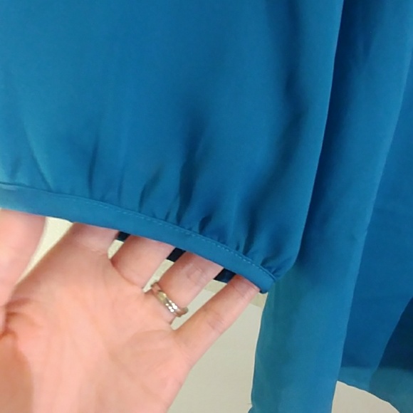 Teal silky blouse - Picture 2 of 5